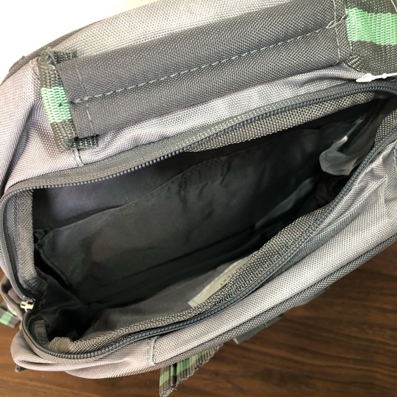 Pottery Barn Mackenzie The Mandalorian Grogu Glow-in-the-Dark Backpack Small - Picture 10 of 10